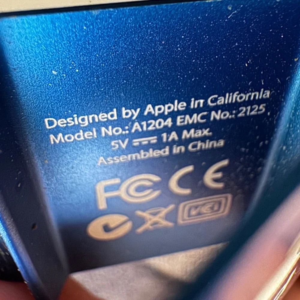 Apple iPod Shuffle 2nd Generation Blue Model A1204 EMC 2125 Untested for Parts